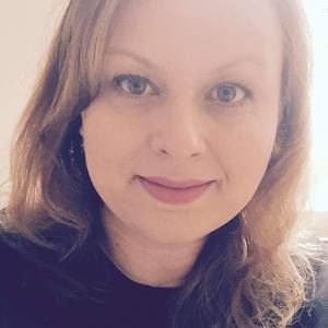 Meet your Posher, Larissa